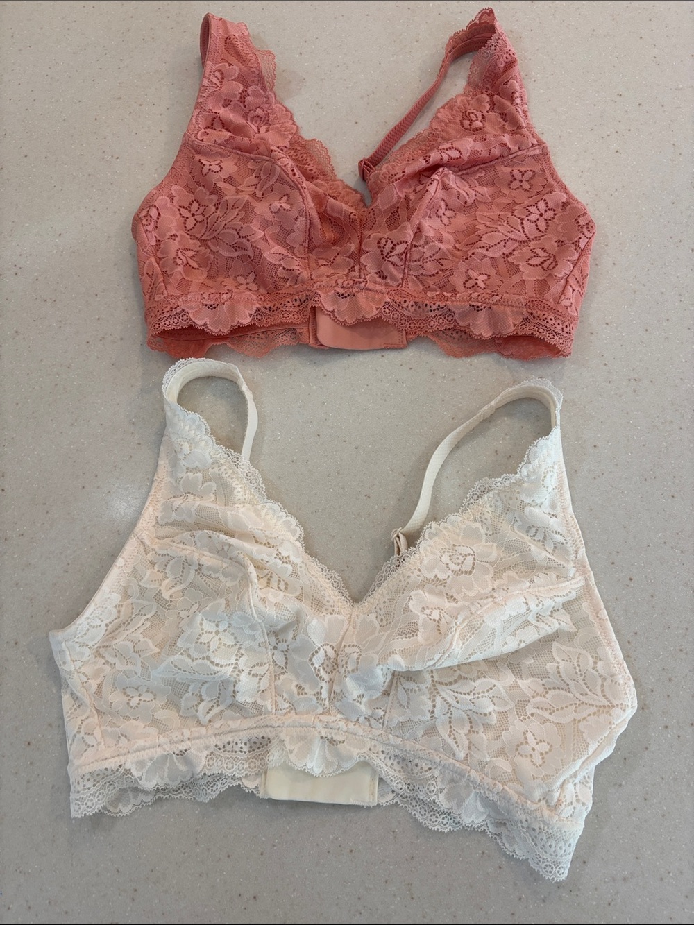 2 Wireless Bras